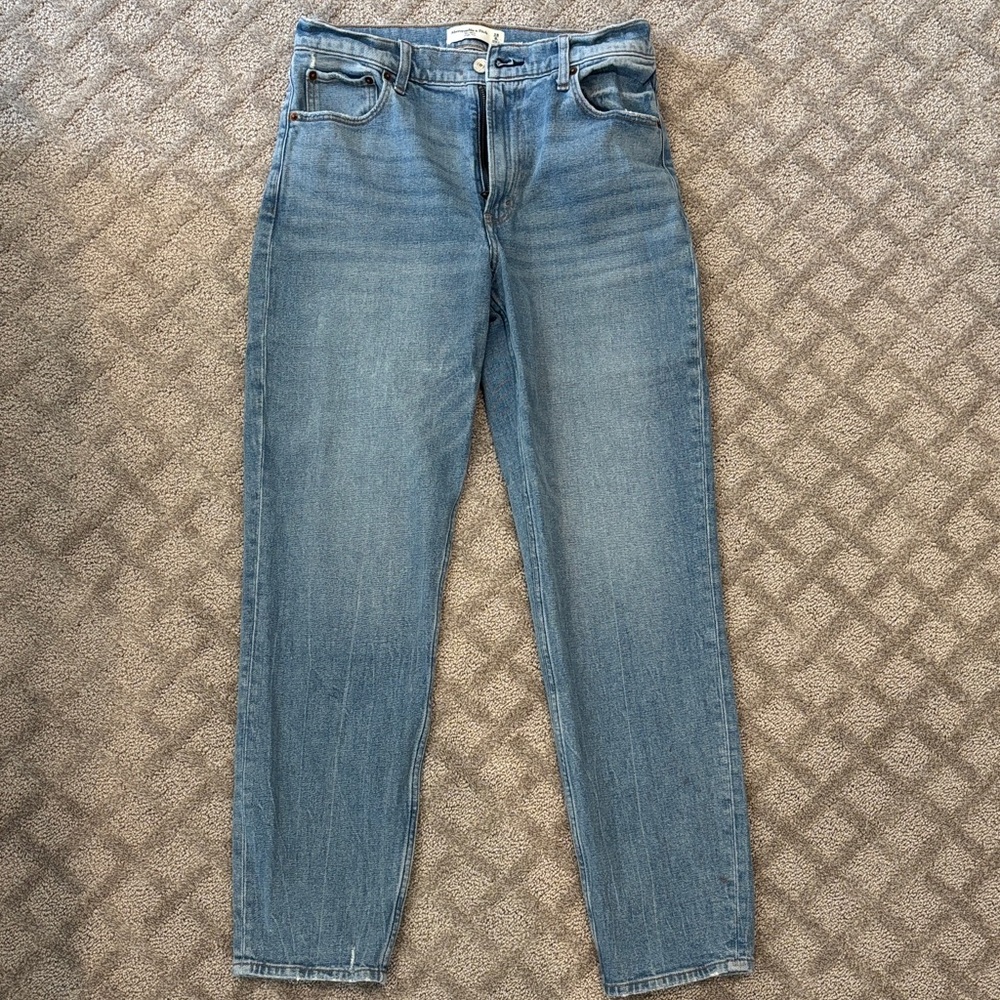 Abercrombie & Fitch 
The Mom High Rise